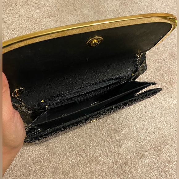 Vintage black clutch with gold detailing - Picture 5 of 8